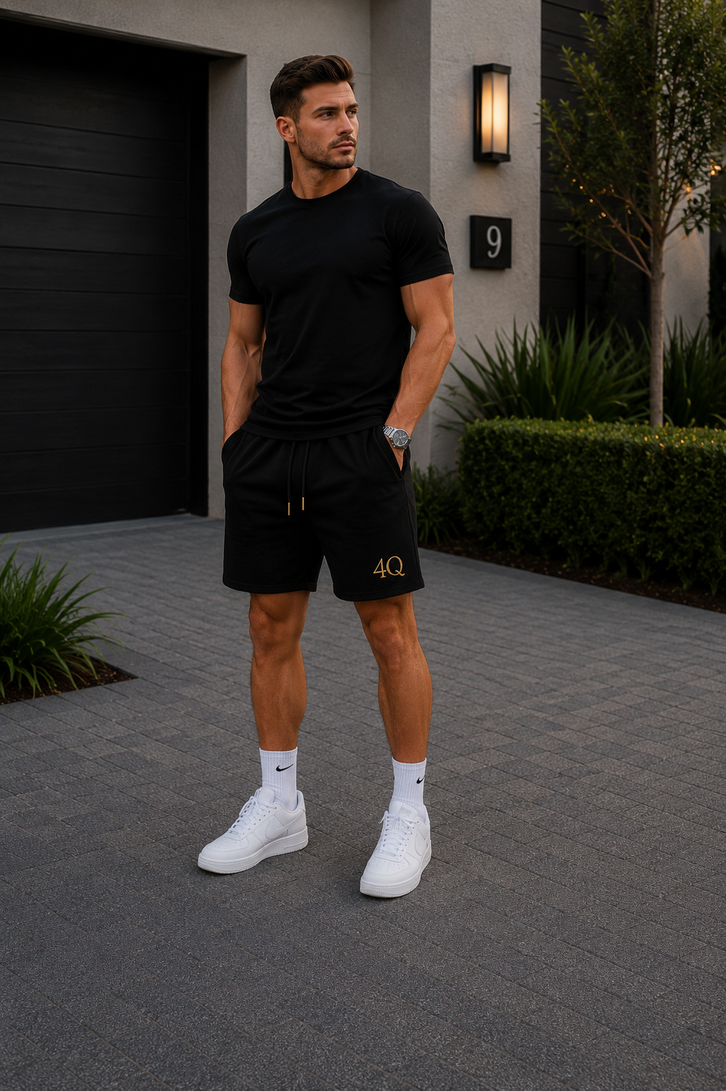 Men’s 4Q Everyday Shorts—Black/Gold